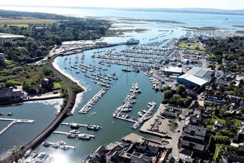 Stunning Luxury In * Lymington